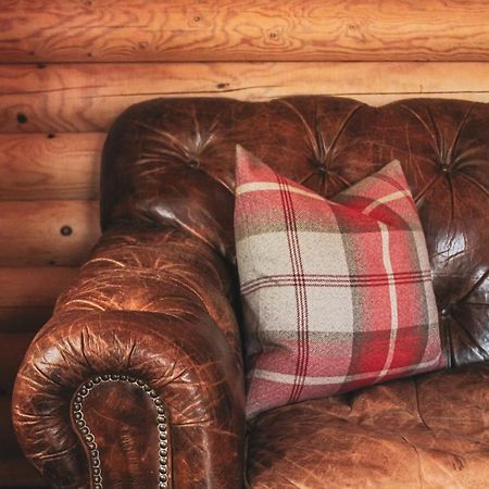 Tomatin - Luxury Two Bedroom Log Cabin With Hot Tub Berwick Upon Tweed Exterior photo