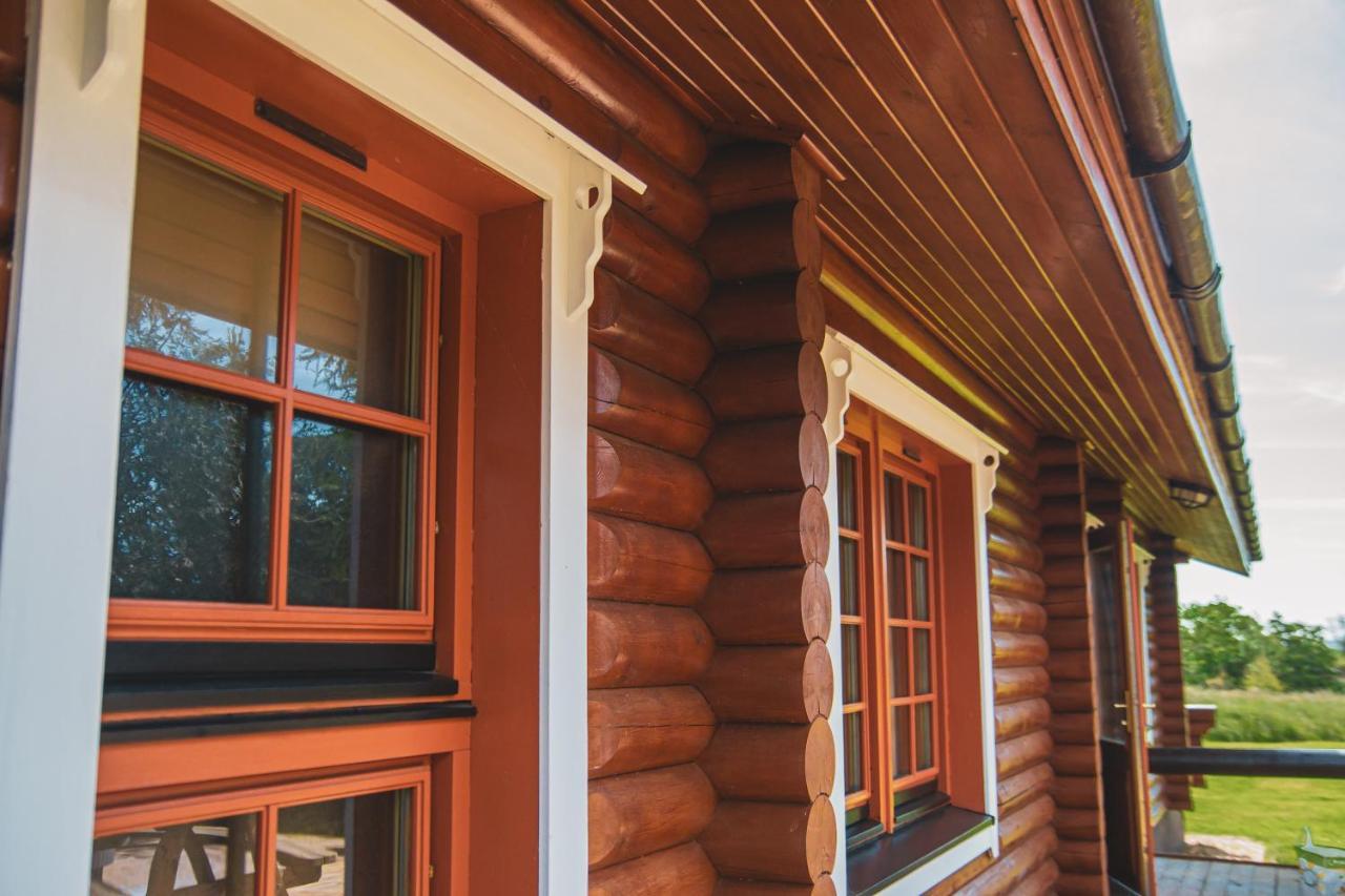 Tomatin - Luxury Two Bedroom Log Cabin With Hot Tub Berwick Upon Tweed Exterior photo