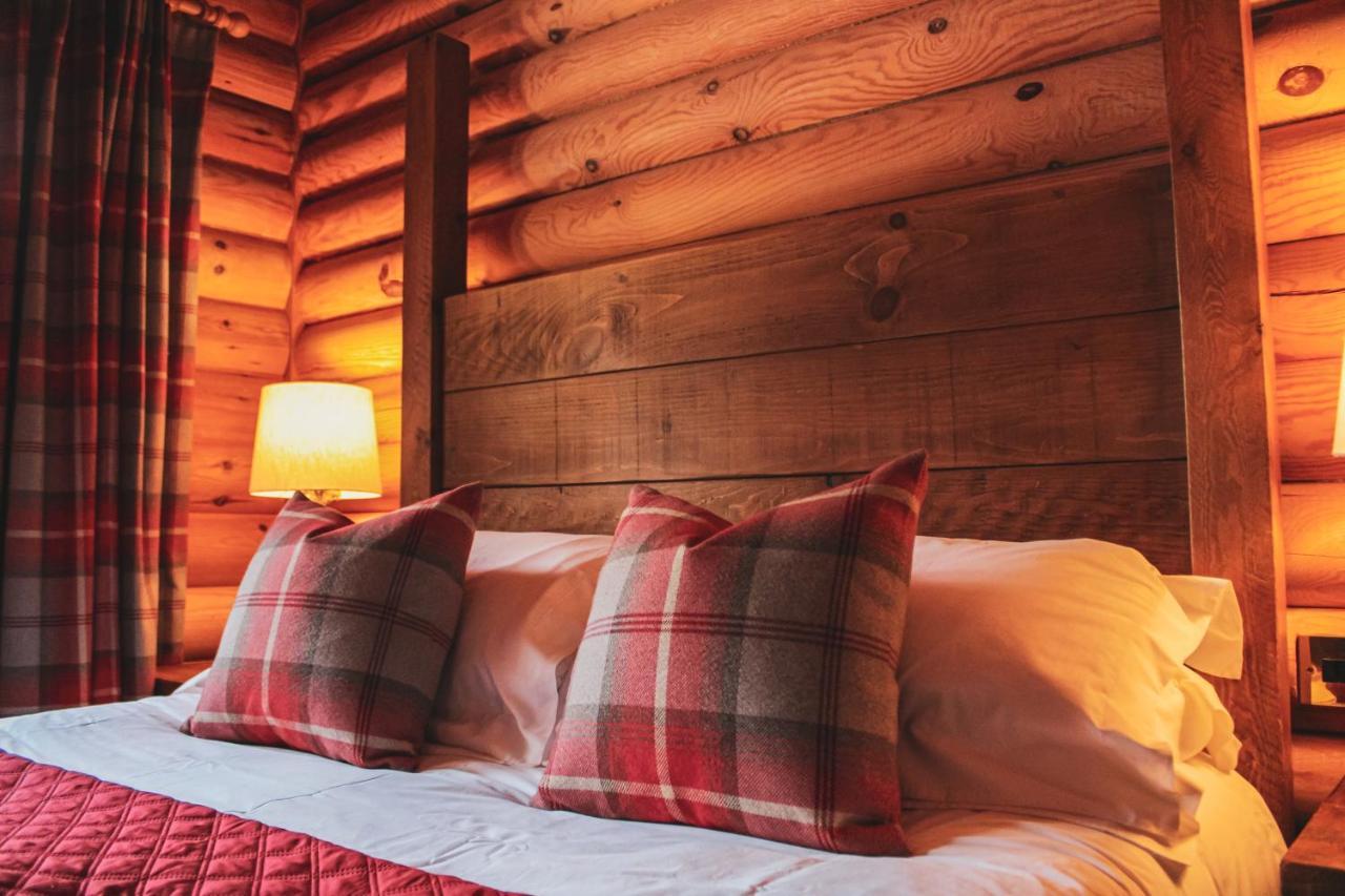Tomatin - Luxury Two Bedroom Log Cabin With Hot Tub Berwick Upon Tweed Exterior photo